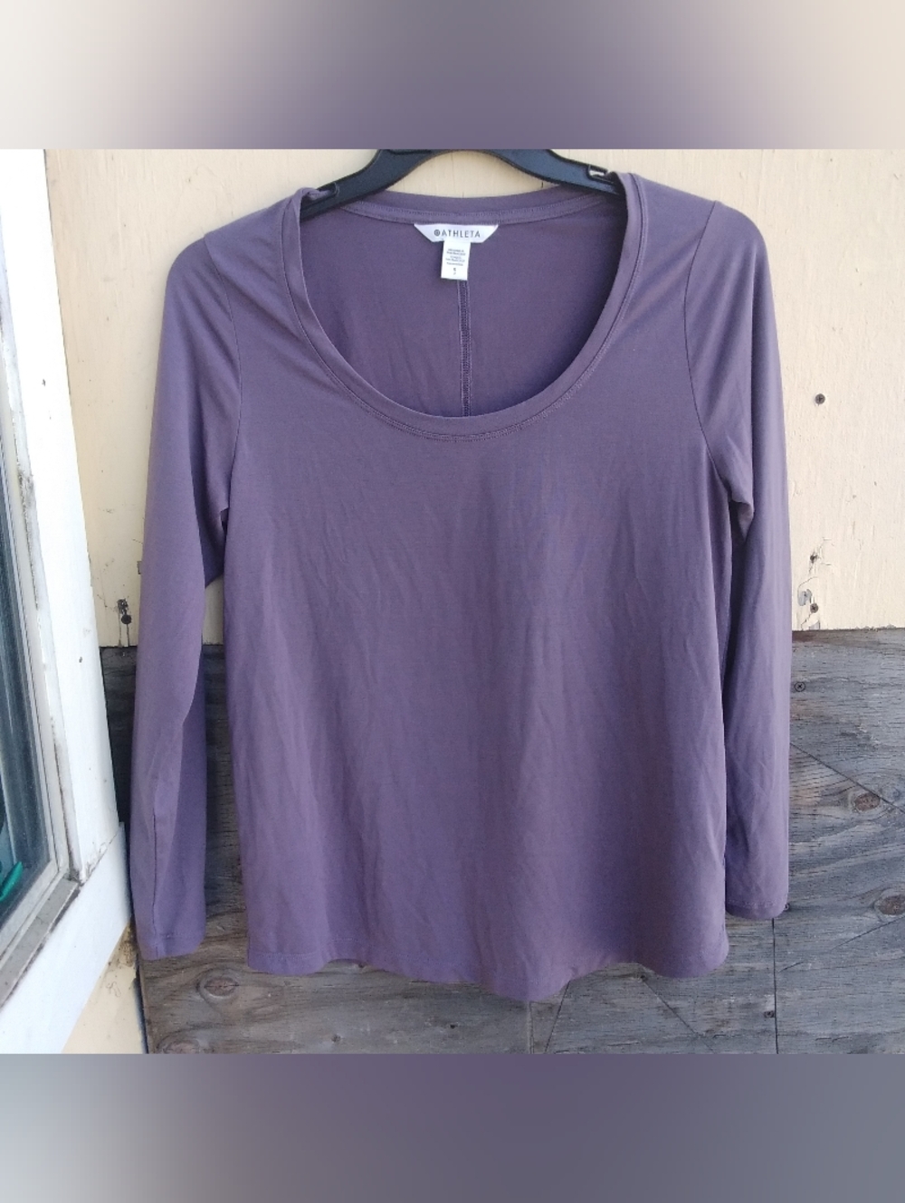 Athleta Stratus II top Shirt Purple Womens S Long Sleeve Scoop Neck Top - Mauve